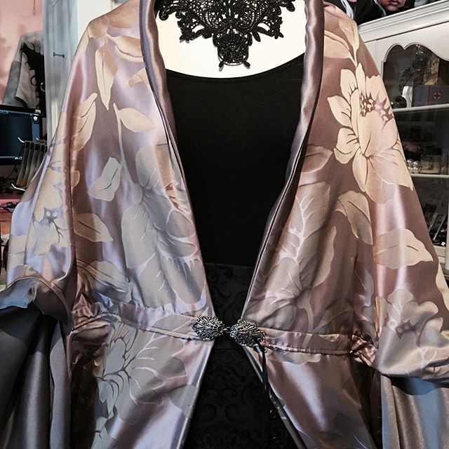 Kimono and choker at Anarchy gallery! , , ,